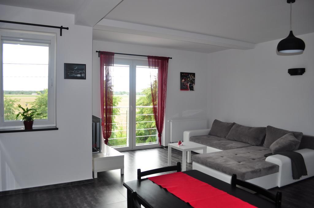 Apartament Scorpion Modlin Czosnów Exteriér fotografie