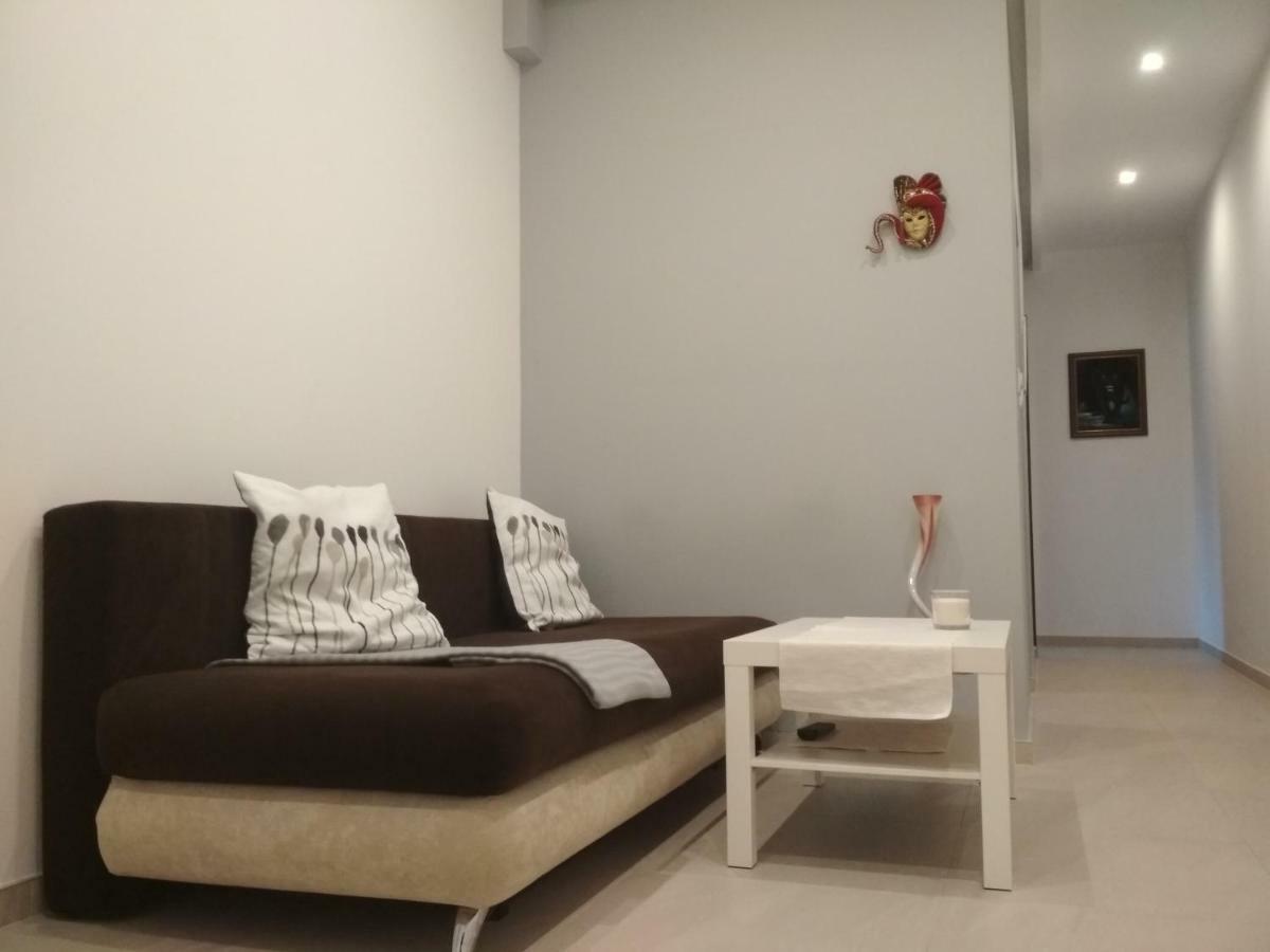Apartament Scorpion Modlin Czosnów Exteriér fotografie